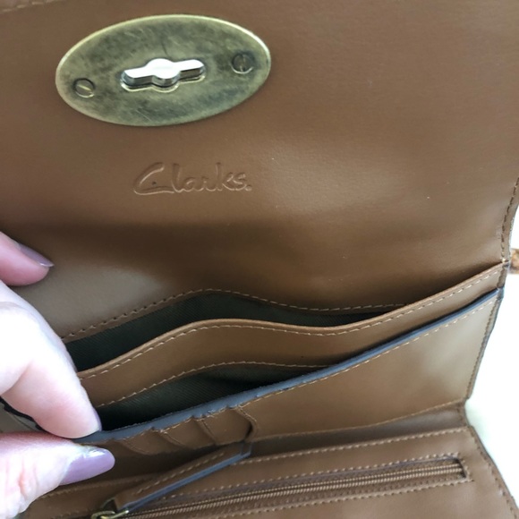 Clarks snake print leather wallet crossbody with adjustable removable strap - Picture 6 of 12